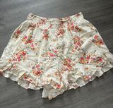 Outfitters Flowy Shorts Photo 0