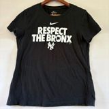 Nike New York Yankees Respect The Bronx Graphic T-Shirt Black Womens Small NKAF Photo 0