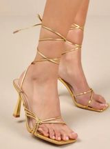 Gold heels Photo 0