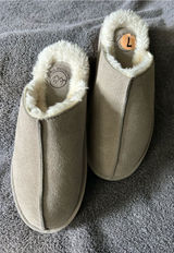 White Mountain Women’s Light Grey Suede Look Faux Fur Lined Slippers SZ 7 NWOT Photo 0