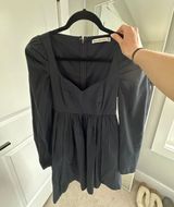 Black Dress Photo 0