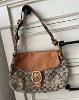 Vintage  Buckle Shoulder Bag Photo 0