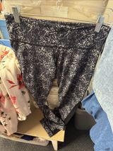 Lululemon crop leggings size 6 // 082967 Photo 0