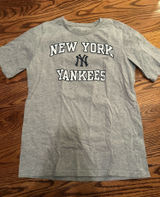 New York Yankees grey T Photo 0