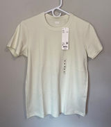 UNIQLO Women’s 100% Cotton Crew Neck T-Shirt Cream Size Medium NWT Photo 0