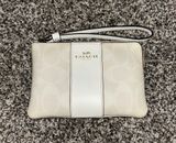 wristlet Photo 0