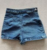 Jean Shorts Photo 0