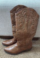 brown cowboy boots Photo 0