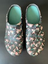 Dansko Molded Kane Camo Camouflage Clog Mule Green Pink (40) 9 Photo 0