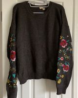 Embroidered sweater Size M Photo 0