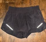 Lululemon Hotty Hot Shorts 2.5" High-Rise Photo 0