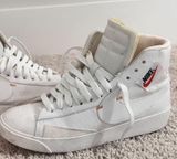 Blazer Rebel Photo 0