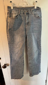 Straight Leg Denim Jeans light wash size medium Photo 0