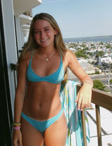 Triangl Bikini Photo 0