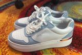 Sneakers Photo 0