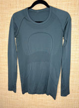 Lululemon Swiftly Tech Long Sleeve 2.0 Dark Green Shirt Size 6 Thumbholes Photo 0