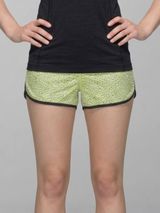 EXCELLENT Lululemon Run Speed Low Rise Shorts Lined Dash Yellow Black 8 Photo 0