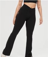 High waisted Crossover Flare Leggings Photo 0