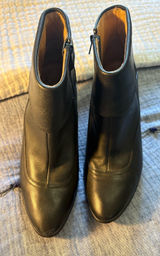 Sofft Rochelle Black Leather Ankle Booties size 8M Photo 0
