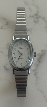Timex Quartz Cavatina T21902 Silver Tone Stretch Band Oval Watch New battery Photo 0