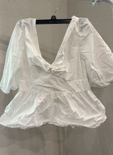 Gap White Top Photo 0