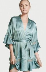Victoria's Secret Robe Vintage Photo 0