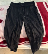 Lululemon Dance Studio Mid-Rise Pants Short Black 2 Photo 0