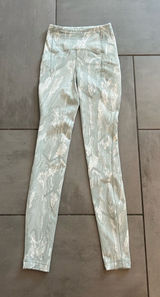 Lululemon Swift Speed High-Rise Tight 28 | Reverberate Chevron Silver Blue White Photo 0