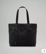 Lululemon Daily Multi-Pocket Tote 20L Bag Photo 0