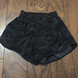 Lululemon Shorts Hotty Hot 2.5" Black Camo High-Rise Photo 0