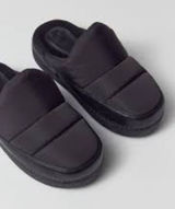 Urban outfitters Lily puffer slip on shoes slippers black womens size 7‎ trendy Photo 0