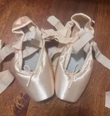 bloch pointe shoes Size 6 Photo 0