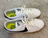 Nike Shoes Photo 0