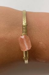 Gold Bracelet with Pink Stone Photo 0