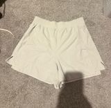 Lululemon Stretch Woven Relaxed Fit High-Rise Shorts 4" M Photo 0