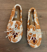 Manitobah RARE Cowhide Beaded Kayak Moccas Loafers US 11 Photo 0