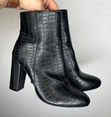 PrettyLittleThing Black Croc Embossed‎ Block Heel Ankle Boots Size 7 Pointed Toe Photo 0
