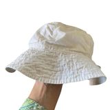White bucket hat 🤍 Photo 0