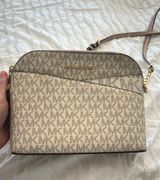 Purse Photo 0