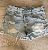 Women’s American Eagle distressed mom Jean shorts size 6 Photo 0