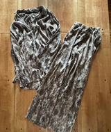 Nicole Miller New York Animal Print Pajama Set Large Top Small Pants Gray Brown Photo 0