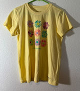 Life is Good Women's Size S Crusher Tee Yellow Floral Daisy Graphic T-Shirt Photo 0