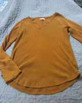 Mustard yellow Knox rose thermal shirt Photo 0