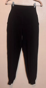 Golden Aritzia Lux‎ Women’s Joggers Pockets Casual Workout Stretch Black Size 4 Photo 0