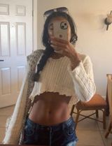 Cream cropped sweater Photo 0