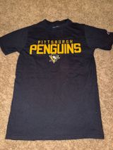 Champion Pittsburgh Penguins NHL Hockey T Shirt Size S Black Gold Photo 0
