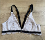 Victoria's Secret EUC Womens Bralette‎ Lined Up Lace velvet straps sexy size L Photo 0