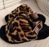 Ugh Slippers  Photo 0