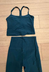 Beyond Yoga Womens workout set - dark green color like pine? Photo 0