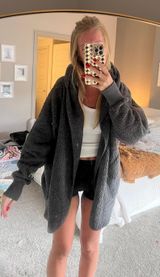 Sweatshirt Photo 0